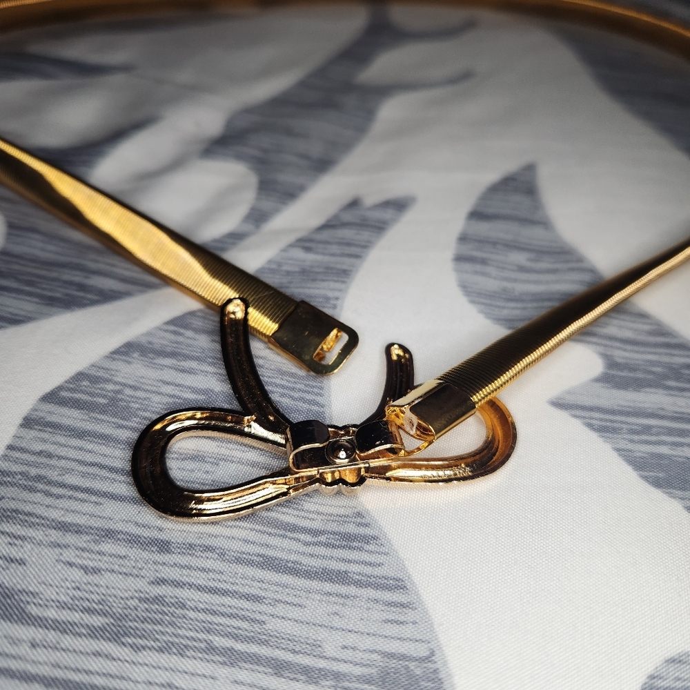 Women's Gold Tone Stretch Bow Belt OS - Picture 6 of 7